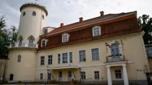 Cēsu Jaunā pils ir nozīmīgs Latvijas kultūras mantojuma un arhitektūras piemineklis.
